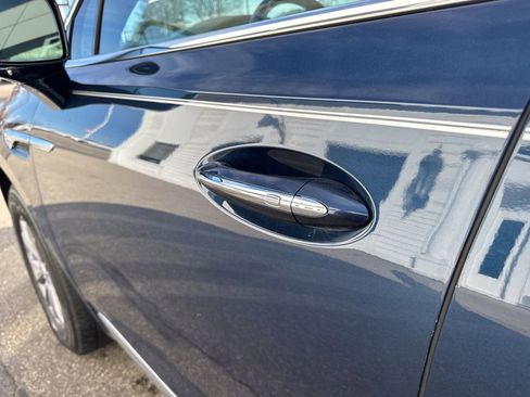 Certified 2023 Buick Enclave Essence image 10