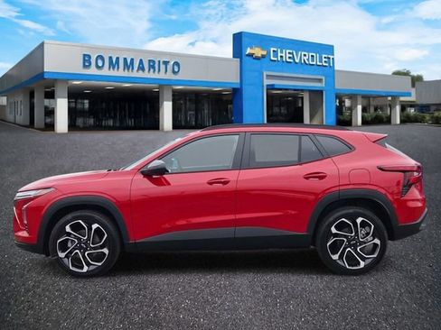 New 2026 Chevrolet Trax RS w/ Sunroof Package FWD image 2