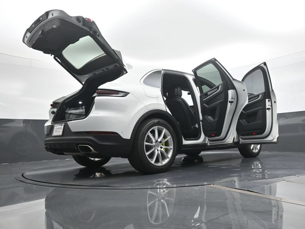 Certified 2024 Porsche Cayenne AWD/4WD image 26