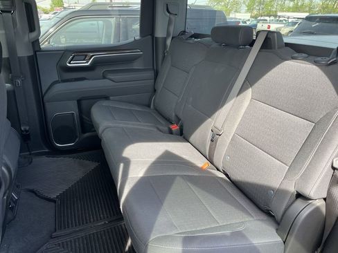 Used 2025 Chevrolet Silverado 1500 LT AWD/4WD image 11