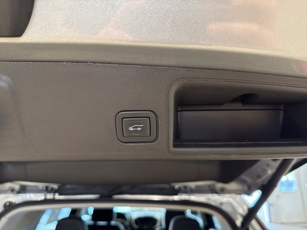 Used 2024 GMC Terrain SLE w/ Driver Convenience Package AWD/4WD image 19