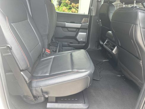 Used 2024 Ford F250 Lariat w/ Black Appearance Package image 30