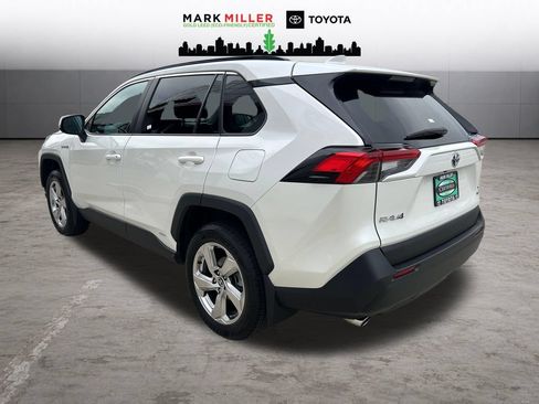 Certified 2021 Toyota RAV4 XLE Premium AWD/4WD image 3