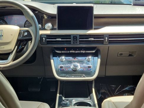Used 2020 Lincoln Corsair Reserve w/ Elements Package FWD image 15