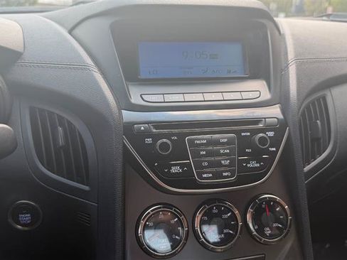 Used 2015 Hyundai Genesis 3.8 RWD image 21