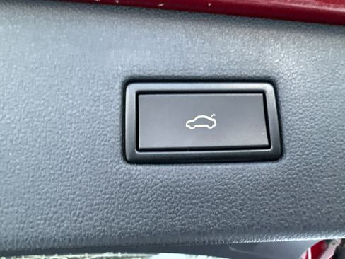 Certified 2020 Volkswagen Tiguan SEL image 10