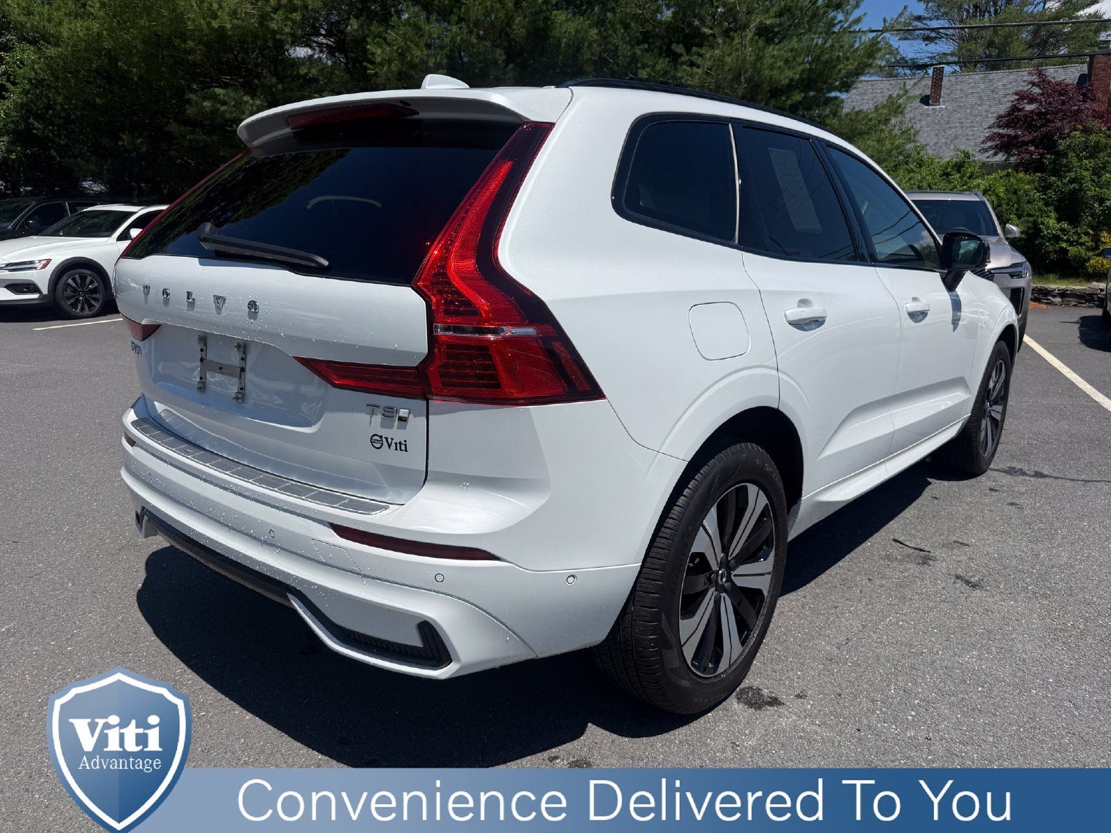 Certified 2025 Volvo XC60 T8 Plus w/ Protection Package Premier AWD/4WD image 8