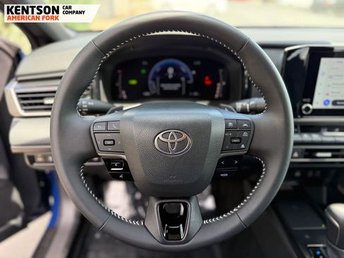 Used 2026 Toyota Camry SE FWD image 14