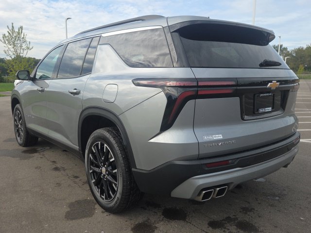 Used 2025 Chevrolet Traverse LT w/ Sun and Wheel Package FWD image 13