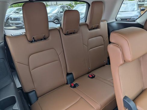 Certified 2026 Nissan Pathfinder Platinum w/ Cargo Package FWD image 15