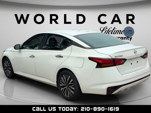Used 2025 Nissan Altima 2.5 SV FWD image 5