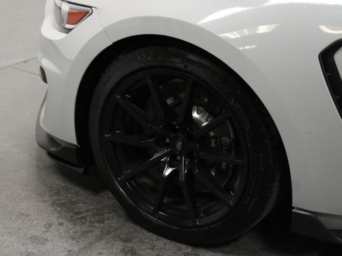 Used 2017 Ford Mustang Shelby GT350 w/ Convenience Package RWD image 10