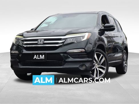 Used 2018 Honda Pilot Touring image 1