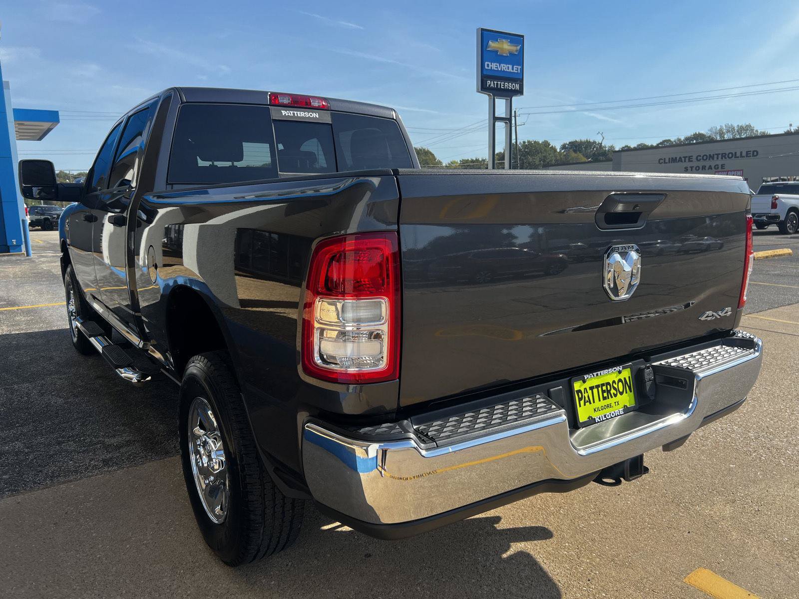 Used 2024 RAM 2500 Tradesman w/ Chrome Appearance Group AWD/4WD image 9