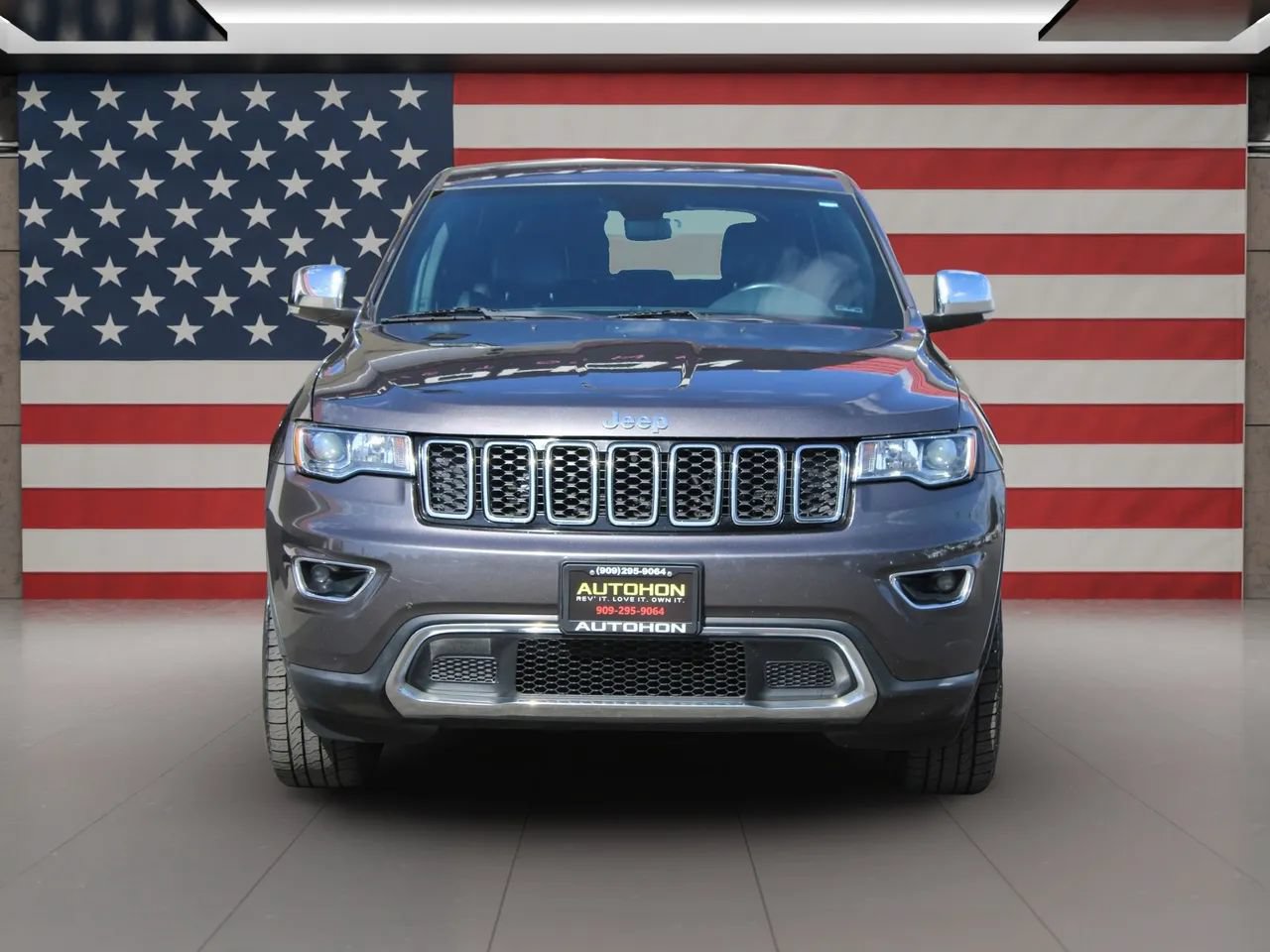 Used 2019 Jeep Grand Cherokee Limited AWD/4WD image 2