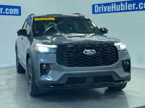 Used 2025 Ford Explorer ST image 46