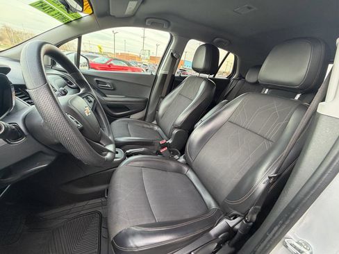 Used 2021 Chevrolet Trax LT AWD/4WD image 20