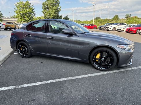 Used 2021 Alfa Romeo Giulia Ti Sport AWD/4WD image 11