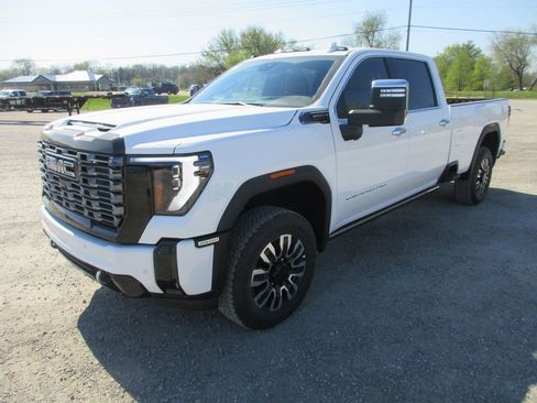 New 2026 GMC Sierra 3500 Denali Ultimate AWD/4WD image 11