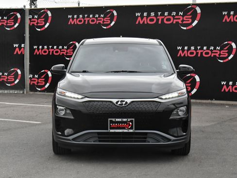 Used 2021 Hyundai Kona Limited FWD image 2