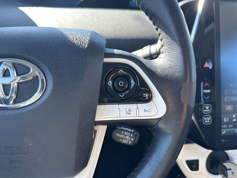 Used 2018 Toyota Prius Four image 16