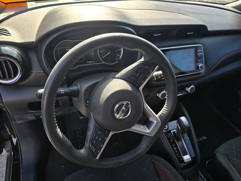 Used 2020 Nissan Kicks SR image 20