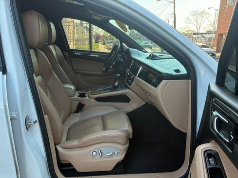 Used 2020 Porsche Macan image 14