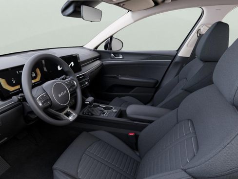 New 2026 Kia K5 LXS FWD image 17