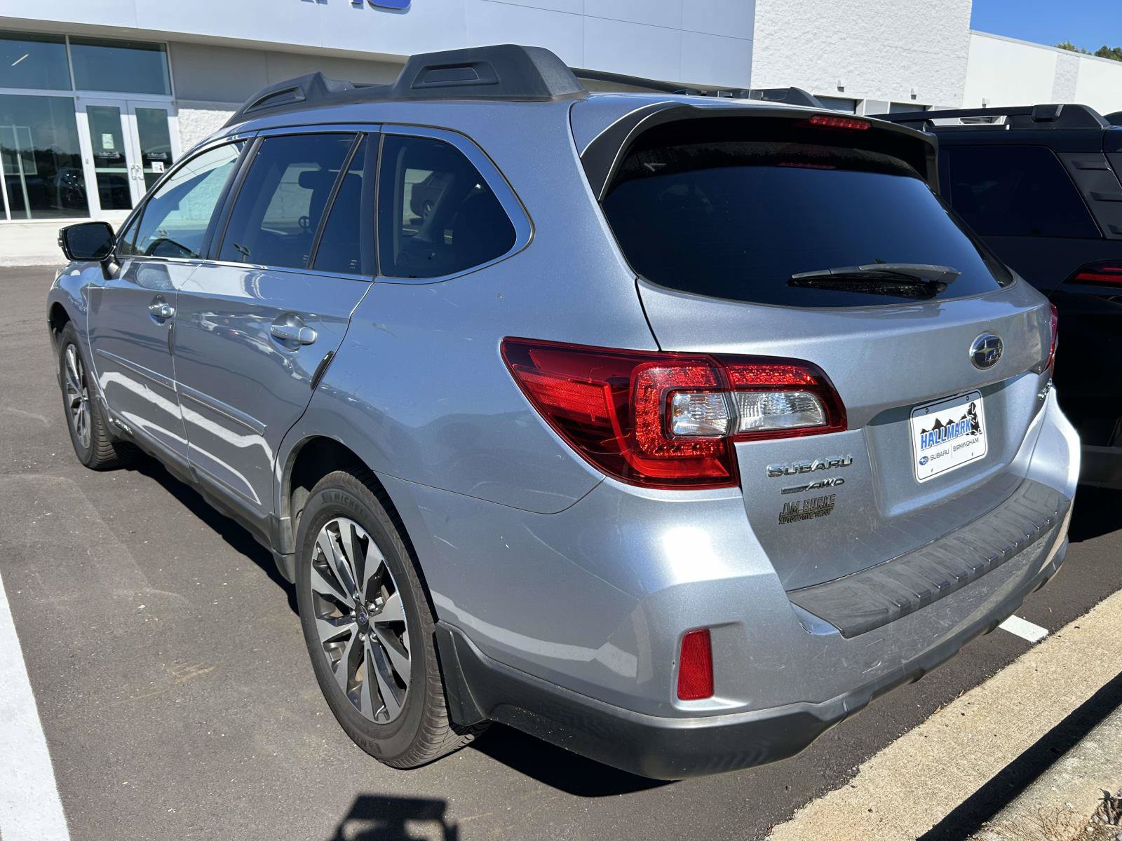 Used 2015 Subaru Outback 2.5i Limited AWD/4WD image 2