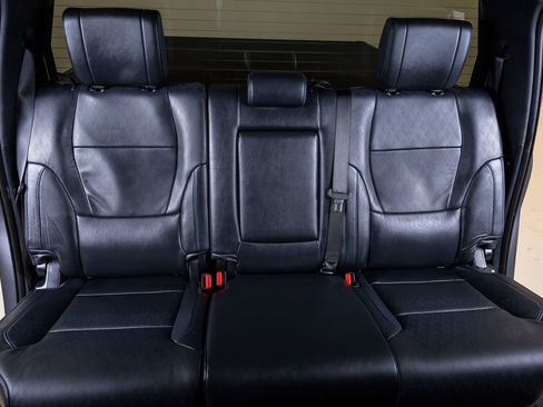 Used 2023 Toyota Tundra Platinum AWD/4WD image 36