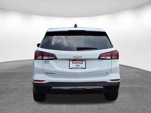 Used 2023 Chevrolet Equinox LT w/ Driver Convenience Package FWD image 5