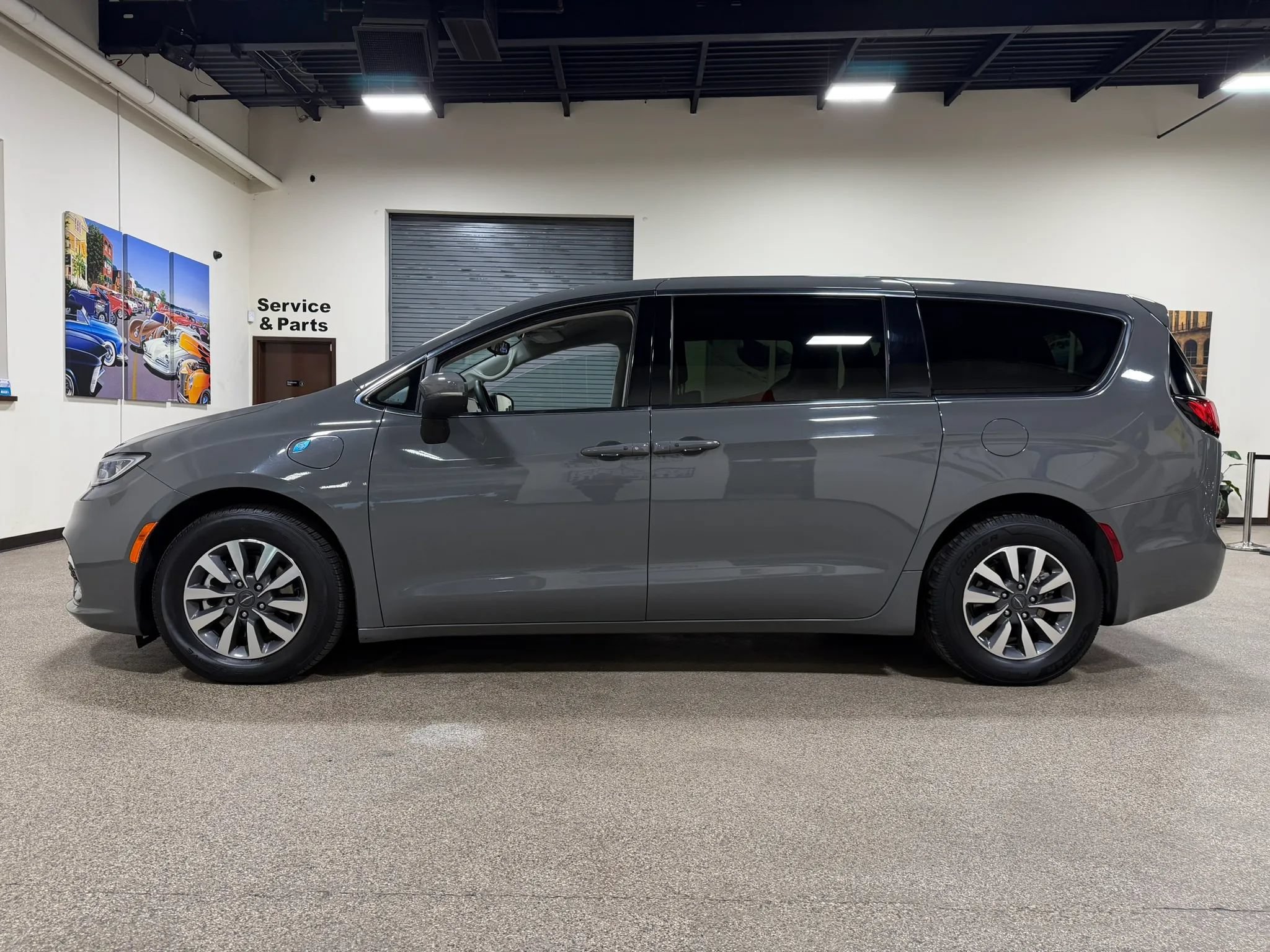 Used 2023 Chrysler Pacifica Touring-L FWD image 8