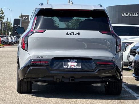 New 2026 Kia EV9 Land w/ Nightfall Edition Package AWD/4WD image 6