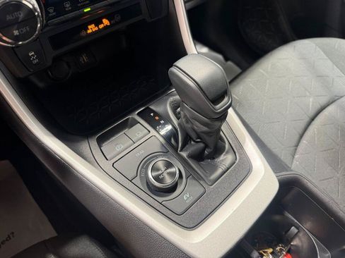 Used 2025 Toyota RAV4 XLE AWD/4WD image 34
