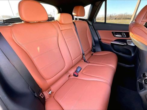 Used 2024 Mercedes-Benz GLC 300 image 22