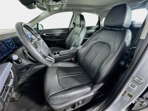 Certified 2025 Hyundai Sonata Limited FWD image 11