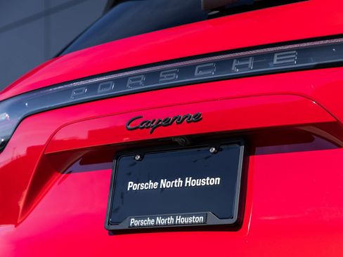 Certified 2021 Porsche Cayenne image 15