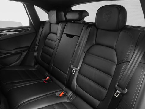 Used 2025 Porsche Macan image 34