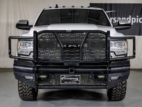 Used 2022 RAM 2500 Limited AWD/4WD image 3