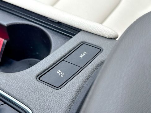 Certified 2022 Cadillac XT6 Premium Luxury AWD/4WD image 27