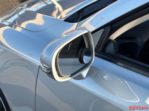 Used 2010 Lexus IS 250C RWD image 9