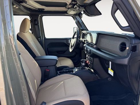 New 2026 Jeep Gladiator Willys AWD/4WD image 22