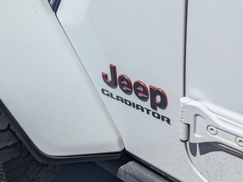 Used 2020 Jeep Gladiator Rubicon AWD/4WD image 9