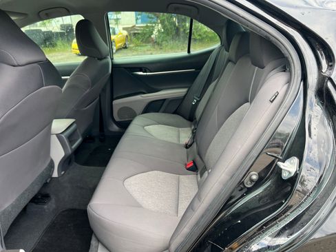 Used 2021 Toyota Camry LE FWD image 23