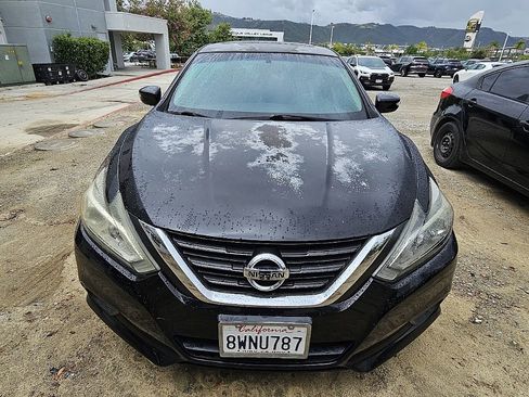 Used 2016 Nissan Altima 2.5 SV w/ Convenience Package image 3