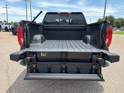 Used 2025 GMC Sierra 1500 SLT AWD/4WD image 31