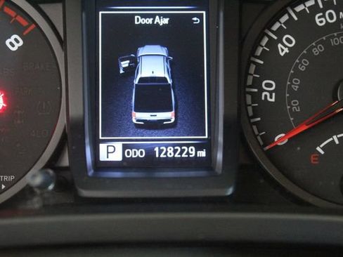 Used 2021 Toyota Tacoma SR w/ SR Convenience Package RWD image 8