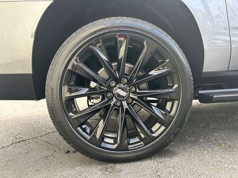 New 2026 Cadillac Escalade ESV Platinum Sport w/ LPO, ONYX Package image 17