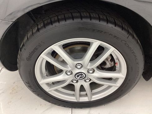 Used 2015 MAZDA MX-5 Miata Sport image 41