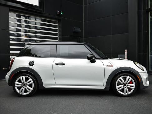 Used 2021 MINI Cooper John Cooper Works w/ 6.5" Touchscreen Package FWD image 4